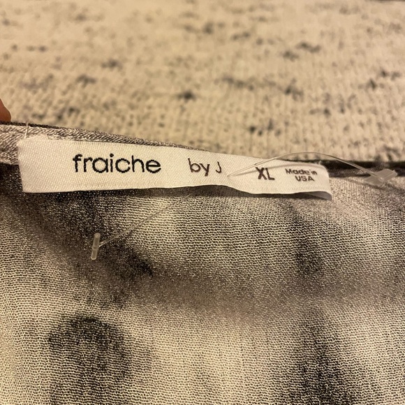 Fraiche by J Romper - Size XL - Picture 3 of 4